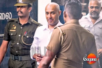 ගිනි අවිය මගේ මැරිච්ච අප්පච්චිගේ..දුමින්දට ඇඬේයි