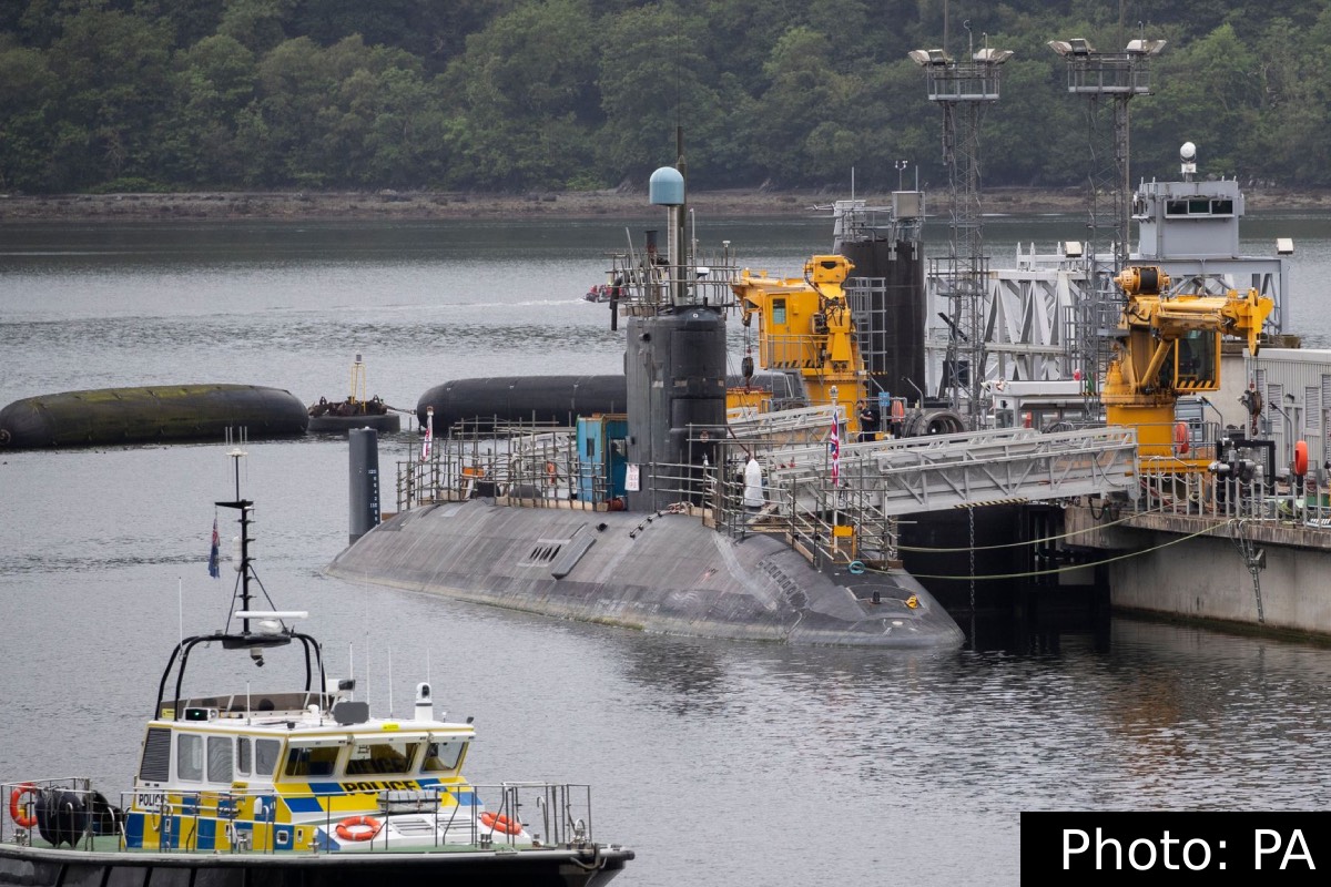 பிரித்தானிய கடற்படை தளத்திற்குள் நுழைய முயற்சி: ஆண், பெண் என இருவர் கைது | 2 Arrested After Security Breach At Faslane