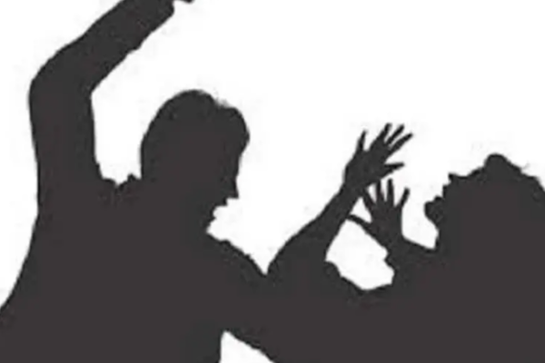 ஆண் நண்பருடன் அடிக்கடி... ஆத்திரத்தில் மனைவியை கொன்று தானும் தற்கொலை! | A Husband Who Killed His Wife Committed Suicide ஆண் நண்பருடன் அடிக்கடி... ஆத்திரத்தில் மனைவியை கொன்று தானும் தற்கொலை! | A Husband Who Killed His Wife Committed Suicide