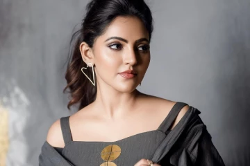 அதுல்யா ரவி அழகிய உடையில் லேட்டஸ்ட் போட்டோஷூட்