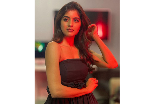 பிக் பாஸ் கவினுடன் அடக்கஒடுக்கமாக நடித்த நடிகையா இது..! என்ன இப்படி மாறிட்டாங்க | Amirtha Aiyer Latest Photo