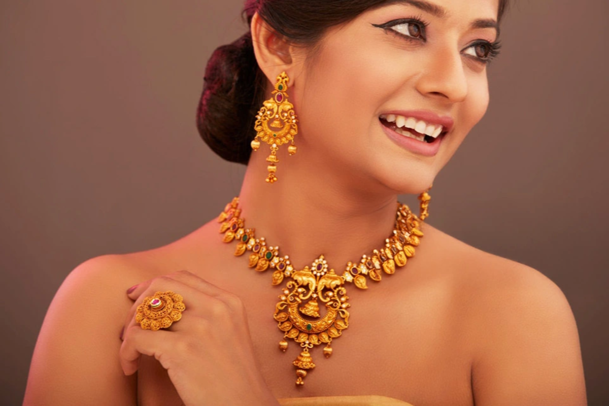 இலங்கையில் தங்கம் விலை இன்று சரிவு; நகைப்பிரியர்கள் மகிழ்ச்சி | Gold Prices Fall In Sri Lanka Jewelry Rejoice