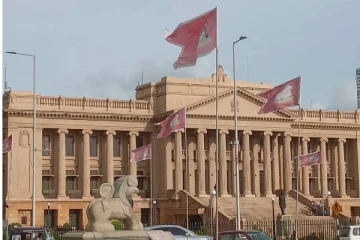 ஜனாதிபதி செயலகத்தில் பறக்கவிடப்பட்ட நந்திக் கொடிகள் (Photos)