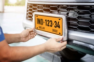 වාහන අංක තහඩුවලට අලුතින්ම කරන්න යන දේ මෙන්න - මැයි මාසයේ අග සිට නිකුත් කරන බවටත් දැනුම්දීමක්