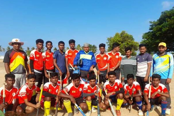 வரலாற்றில் முதல் தடவை... சாதனை படைத்த காரைதீவு விபுலானந்தா மத்திய கல்லூரி | Karaitivu Vipulananda Achieved A Record In Hockey