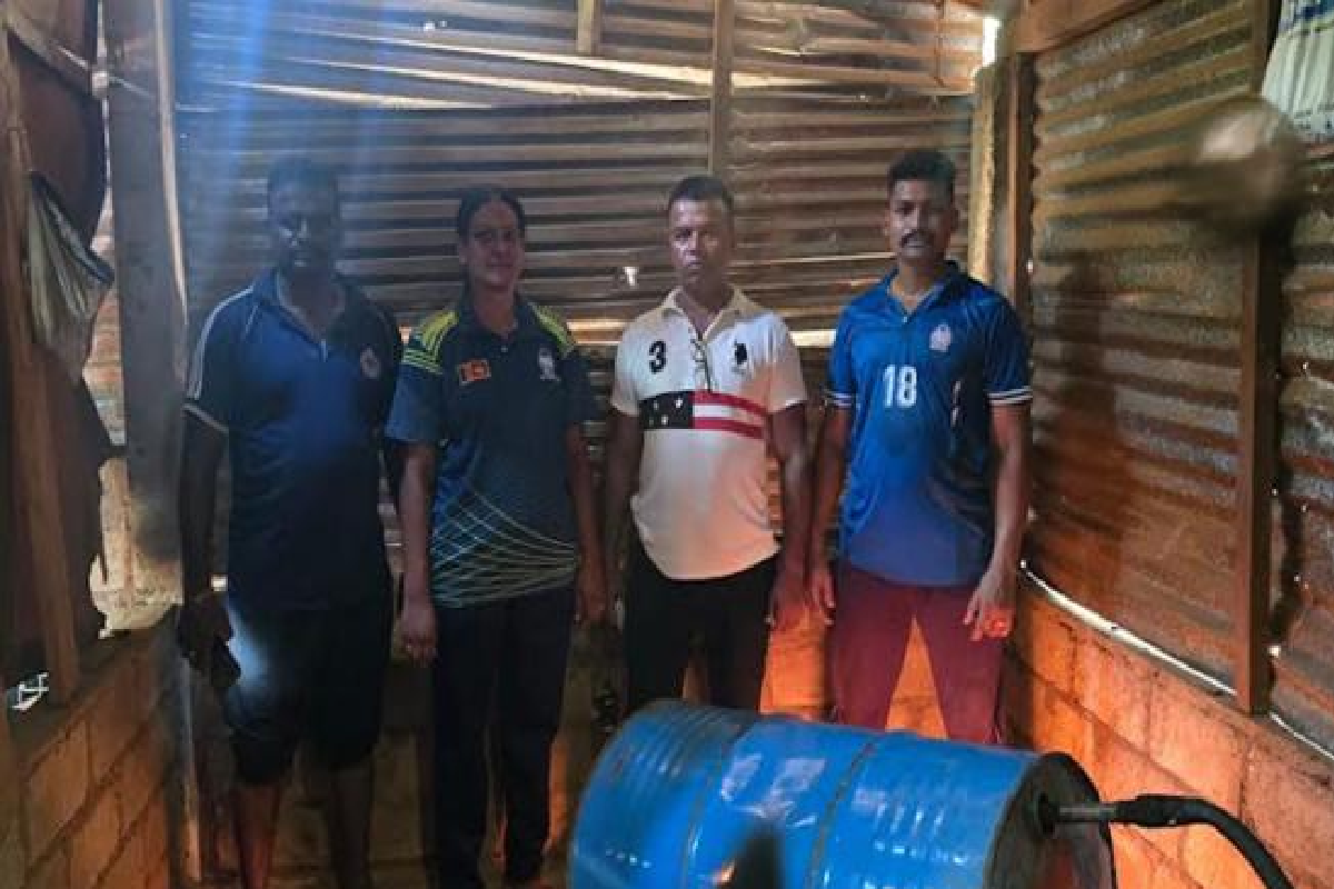 யாழில் வீடொன்றுக்குள் அரங்கேறிய தகாத செயல் ; வசமாக பிடிபட்ட இளைஞன் | Improper Act Reported Inside Jaffna House