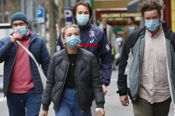 கனடாவில் முகக்கவசம் அணிவதால் ஏற்படும் சிக்கல்