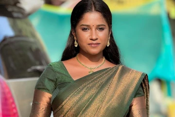 சுந்தரி சீரியல் ஹீரோயினா இப்படி.. ஷார்ட் உடையில் வேற லெவல் லுக்