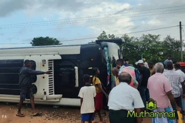 அக்கரைப்பற்றில் இருந்து திருகோணமலை நோக்கி சென்ற சொகுசு பேருந்து விபத்து!