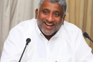 අලුත් රාජ්‍ය අමාත්‍යවරුන් වැඩ කරන හැටි ඇමති ප්‍රසන්න පවසයි..