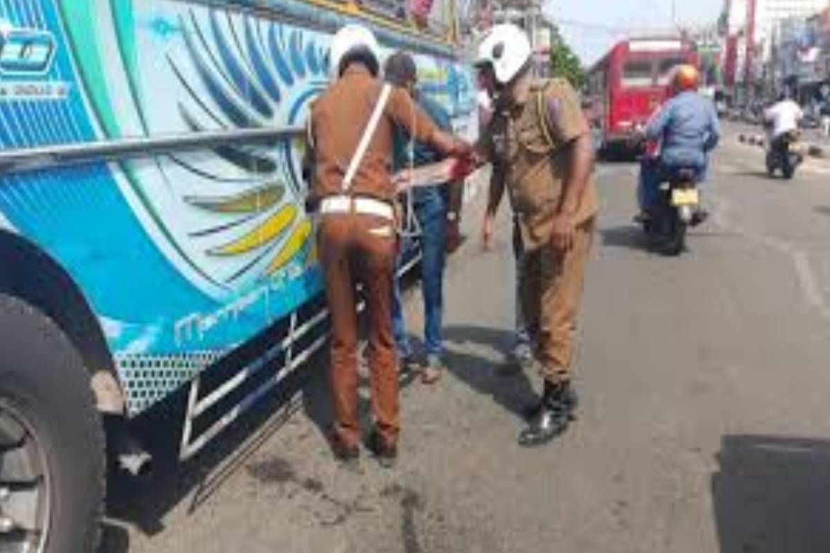பேருந்துகளுக்கு மண்ணெண்ணெய் நிரப்பினால் கடுமையான நடவடிக்கை | Strict Action Taken Against Those Buses Kerosene பேருந்துகளுக்கு மண்ணெண்ணெய் நிரப்பினால் கடுமையான நடவடிக்கை | Strict Action Taken Against Those Buses Kerosene