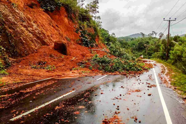 5 மாவட்டங்களுக்கு மண்சரிவு சிவப்பு எச்சரிக்கை | Landslide Red Alert For 5 Districts