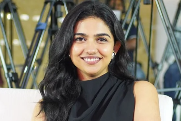 என்னது மமிதா பைஜுவா இது, அப்போ எல்லாம் சினிமாவிற்கு வந்தபிறகு தான் இந்த மாற்றமா | Mamitha Baiju Old Photo Gone Viral என்னது மமிதா பைஜுவா இது, அப்போ எல்லாம் சினிமாவிற்கு வந்தபிறகு தான் இந்த மாற்றமா | Mamitha Baiju Old Photo Gone Viral