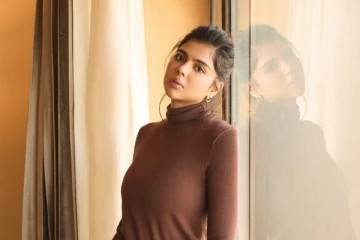 நடிகை கல்யாணி ப்ரியதர்ஷன் அழகிய ஸ்டில்கள்