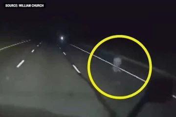 அமெரிக்காவின் பயங்கரமான சாலையில் பயணித்துக்கொண்டிருந்த நபர்: கண்ணில் பட்ட அமானுஷ்ய காட்சி...