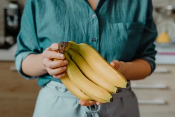 வாழைப்பழத்தை தினமும் சாப்பிட்டால் என்ன பக்கவிளைவுகள் ஏற்படும் தெரியுமா? உஷாரா இருங்க