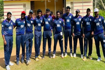 வவுனியாவில் நீலங்களின் சமர் கிரிக்கெட் தொடர் ஆரம்பம் (PHOTOS)