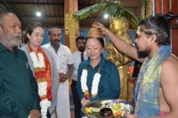 சீதையம்மன் கோவிலில் அமெரிக்க தூதுவர் வழிபாடு!
