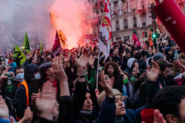 பிரான்ஸில் வெடித்த ஆர்ப்பாட்டம் - தபாலகங்களுக்கு நேர்ந்த நிலை! | France Protest Latest News Live