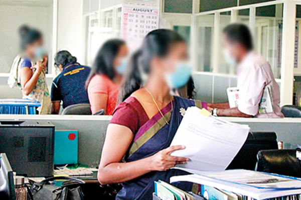 200 அதிகாரிகளுக்கு ஏற்படவுள்ள சிக்கல்; அரசாங்கம் வெளியிட்ட எச்சரிக்கை | 200 Officers Will Face Problem Warning By Govt