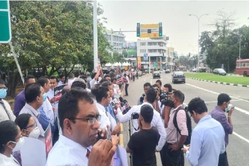 நாட்டை விட்டு வெளியேற தயாராகும் புத்திஜீவிகள்