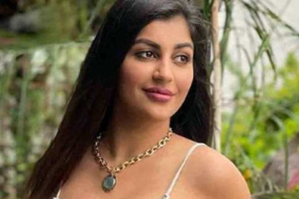 கிளாமர் லுக்கில் யாஷிகா வெளியிட்ட புகைப்படம் - வறுத்தெடுக்கும் நெட்டிசன்கள் - தமிழ்நாடு