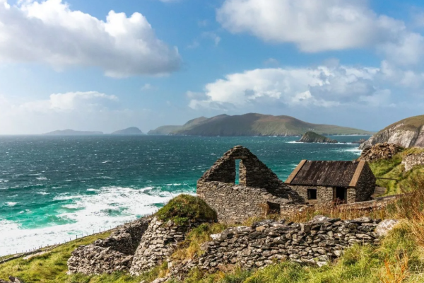 கை நிறைய சம்பளத்துடன் 6 மாதம் மட்டும் தான் வேலை; எங்கே தெரியுமா? | Great Blasket Island Only Works For 6 Months