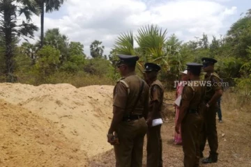 யாழில் சட்டவிரோத மண் அகழ்வில் ஈடுபட்ட மூவர் கைது