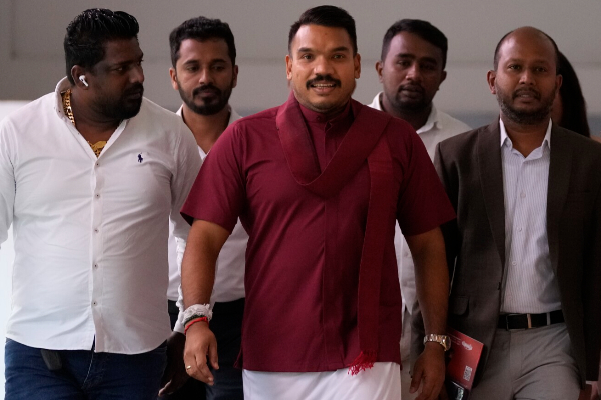 ராஜபக்சர்களுக்கு ஆபத்தாக மாறியுள்ள நாமல்! மகிந்த உட்பட பலர் கலக்கத்தில் | Namal Rajapaksas Shocking Behaviour ராஜபக்சர்களுக்கு ஆபத்தாக மாறியுள்ள நாமல்! மகிந்த உட்பட பலர் கலக்கத்தில் | Namal Rajapaksas Shocking Behaviour