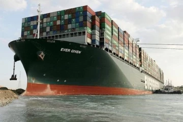 சூயஸ் கால்வாயை முடக்கிய எவர்கிவன் கப்பல் சிக்கித் தவிக்கும் சட்ட சிக்கல்!