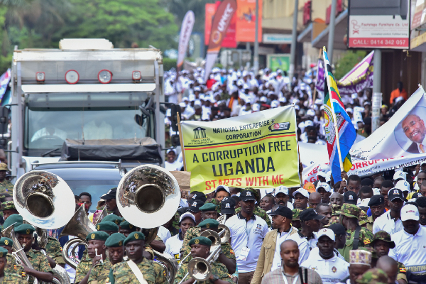 உகண்டாவில் நிலவி வரும் அரசியல் பதற்றம் : வாக்கு எண்ணிக்கையில் முன்னிலை பெற்ற ஜனாதிபதி | Olitical Tension Prevailing In Uganda