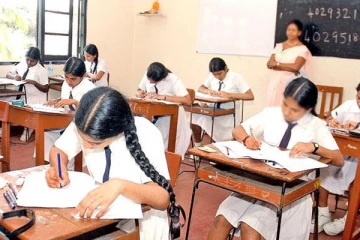 பரீட்சை கண்காணிப்பாளர் கடமையாற்றிய நிலையில் திடீரென உயிரிழப்பு