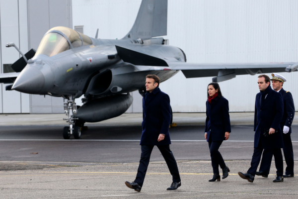 அதிரடியாக 100 F4 போர் விமானங்களை கொள்வனவு செய்யவுள்ள உக்ரைன் | Ukraine Get Up 100 French Made Rafale Fighter Jets அதிரடியாக 100 F4 போர் விமானங்களை கொள்வனவு செய்யவுள்ள உக்ரைன் | Ukraine Get Up 100 French Made Rafale Fighter Jets