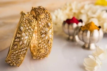 உச்சம் தொட்ட தங்கம் விலை - ஆனாலும் கூட்டம் குறையாமல் விற்பனை!