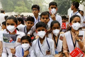 மாணவர்கள் பள்ளிகளுக்கு வர கட்டாயமில்லை : தமிழக அரசு விளக்கம்