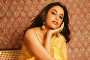 மஞ்சள் நிற சேலையில் மயக்கும் நடிகை பிரியங்கா மோகன்!! புகைப்படங்கள்...