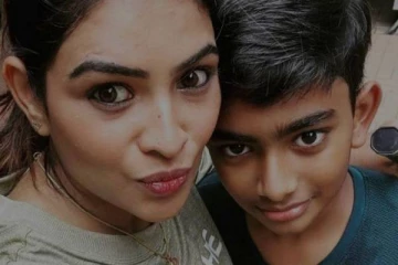 பிக்பாஸ் விஜே மகேஸ்வரியின் மகனா இது!! அம்மா அளவிற்கு வளர்ந்திட்டாரே இப்படி..