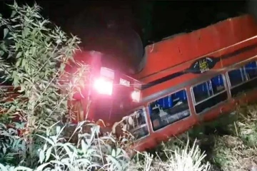 கொழும்பில் இருந்து சென்ற பேருந்து விபத்து - 18 பேர் காயம் - ஐவர் ஆபத்தான நிலையில் (Video)