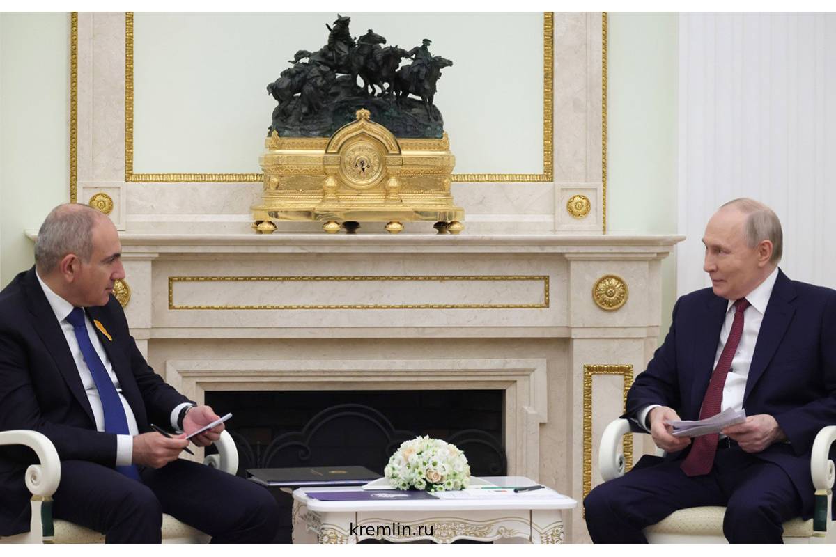 Nikol Pashinyan/Vladimir Putin