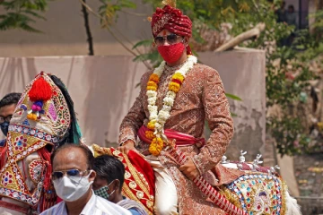 திருமணத்திற்கு பெண் கிடைக்காத ஆண்களின் அதிரடி முடிவு!