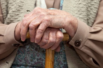 தாயை கவனிக்க தவறிய மகள் - உச்சநீதிமன்றம் போட்ட அதிரடி உத்தரவு!