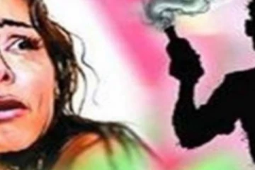 காதலன் முகத்தில் ஆசீட் வீசி துடிக்க துடிக்க கொலை செய்த காதலி... விசாரணையில் பகீர் காரணம்