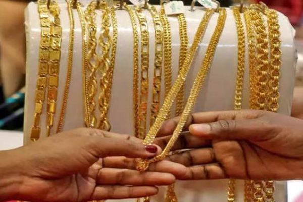 இலங்கையில் தங்கம் வாங்க எதிர்ப்பார்த்திருப்போருக்கு மகிழ்ச்சி தகவல் | Gold Price Again Fall Good News For Sri Lanka