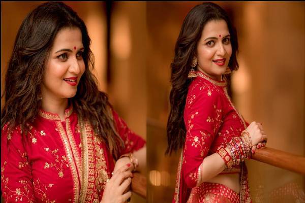 40 வயதிலும் குறையாத அழகுடன் டிடி! வெறும் வயிற்றில் குடிக்கும் இந்த பானம் தான் காரணமாம் | Anchor Dd Revealed Her Skin Glow Drink