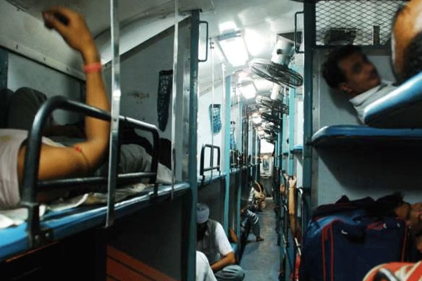 இனி இரவில் ரயிலில் செல்வோருக்கு புதிய ரூல்ஸ் - IRCTC அதிரடி! - தமிழ்நாடு