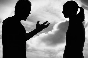 குளிக்காமல் இருந்த மனைவி: விவாகரத்து கேட்டு வழக்கு தொடர்ந்த கணவர்