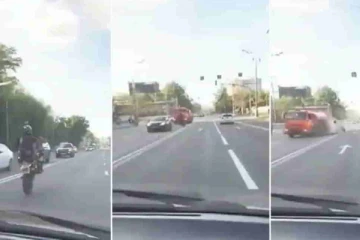 பைக்கில் சாகசம் செய்ய முயன்ற இளைஞர் - டேங்கர் லாரியில் மோதிய அதிர்ச்சி வீடியோ