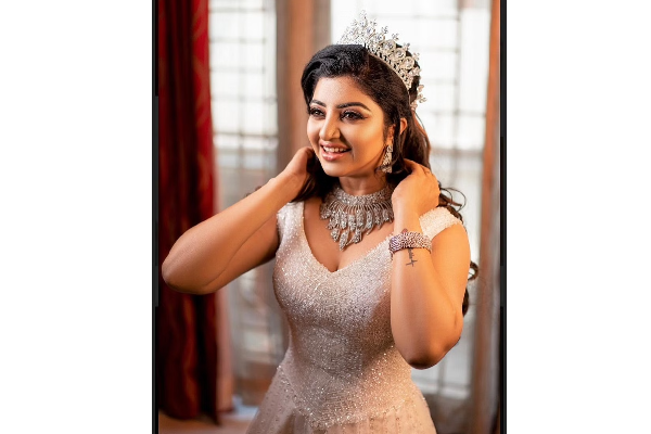 தங்கத்திலான கட்டிலா! தனது மனைவி மகாலட்சுமிகாக ரவீந்திரன் அளித்த அடம்பர பரிசுகள் | Ravintharan Gift To His Wife