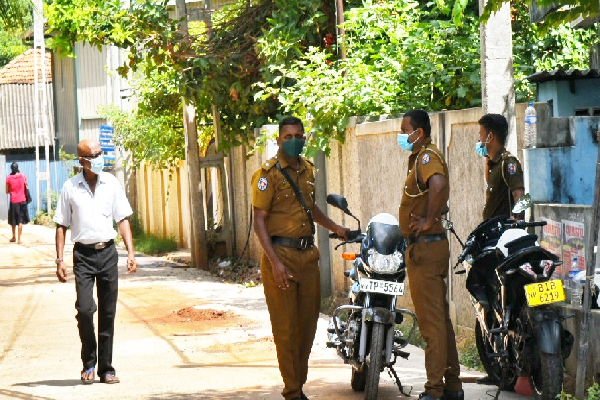 யாழில் பரீட்சையில் இருந்து திரும்பிய மாணவிகள் மீது சேட்டை விட்ட இளைஞர்கள் | The Youths Pranks On The Students