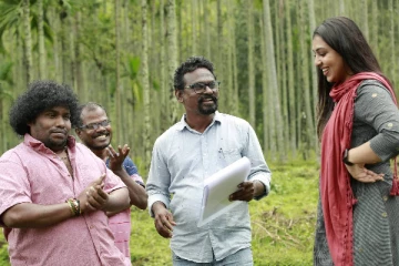 யோகி பாபுவுக்கு ஜோடியாக நடிக்கிறாரா லட்சுமி மேனன்?